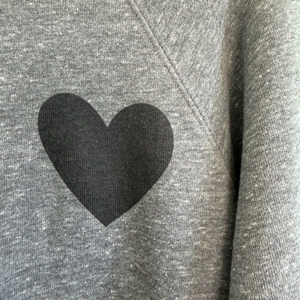 ♥️ Joseph+Sue Have a Heart "Pocket" Print Sweater II, Dark Gray - Picture 5 of 7